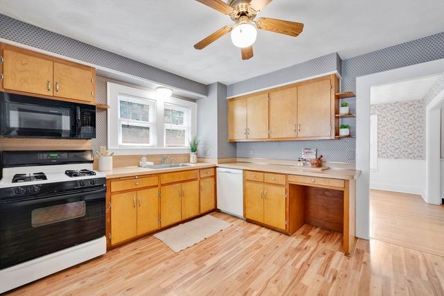 124 Westmoreland Ave, Longmeadow, MA 01106