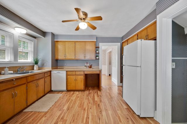 124 Westmoreland Ave, Longmeadow, MA 01106