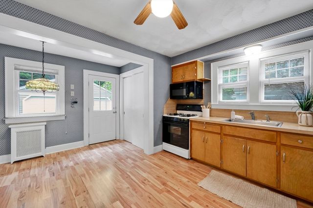 124 Westmoreland Ave, Longmeadow, MA 01106