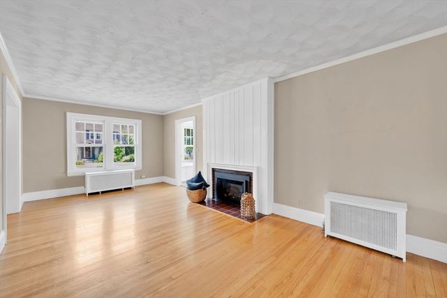 124 Westmoreland Ave, Longmeadow, MA 01106