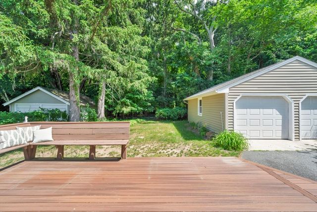 124 Westmoreland Ave, Longmeadow, MA 01106