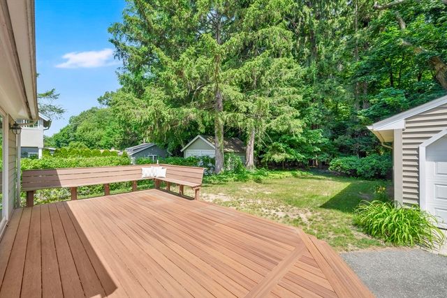 124 Westmoreland Ave, Longmeadow, MA 01106
