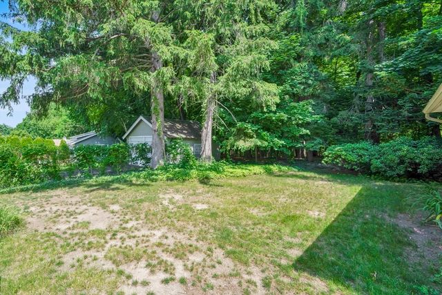 124 Westmoreland Ave, Longmeadow, MA 01106