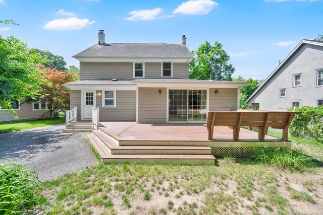 124 Westmoreland Ave, Longmeadow, MA 01106