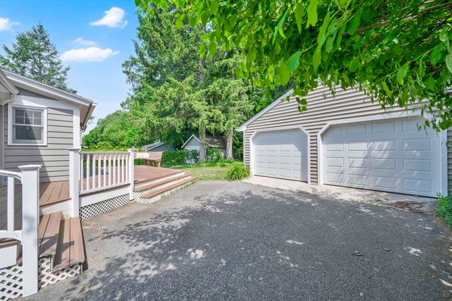 124 Westmoreland Ave, Longmeadow, MA 01106