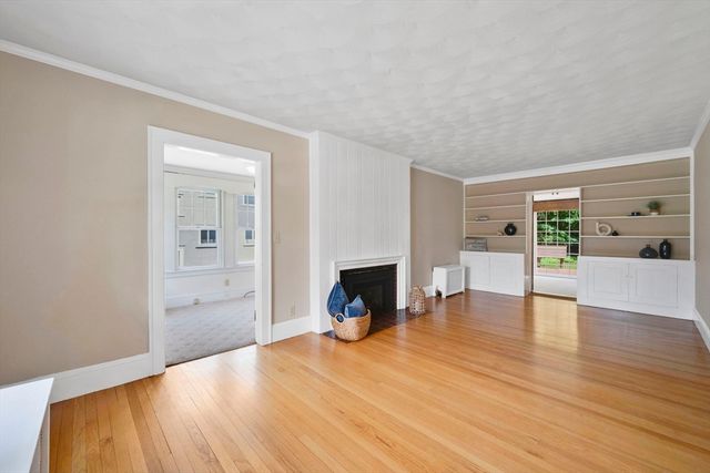 124 Westmoreland Ave, Longmeadow, MA 01106