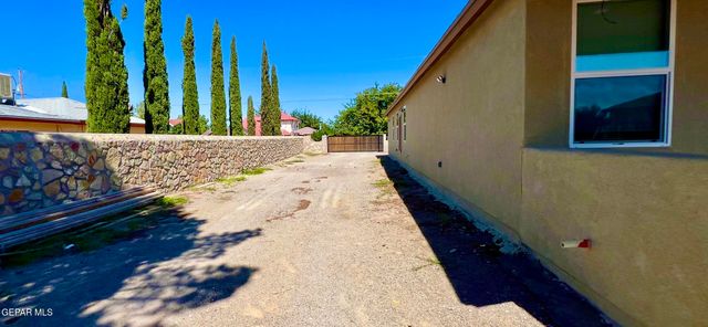 15048 RANCHO DEL SUR Drive, El Paso, TX 79938