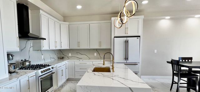 15048 RANCHO DEL SUR Drive, El Paso, TX 79938