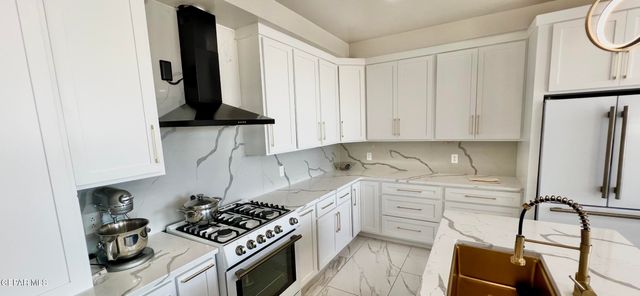 15048 RANCHO DEL SUR Drive, El Paso, TX 79938