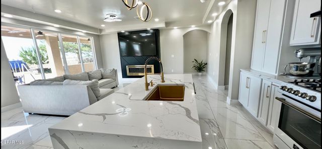 15048 RANCHO DEL SUR Drive, El Paso, TX 79938