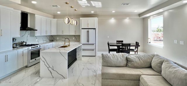 15048 RANCHO DEL SUR Drive, El Paso, TX 79938