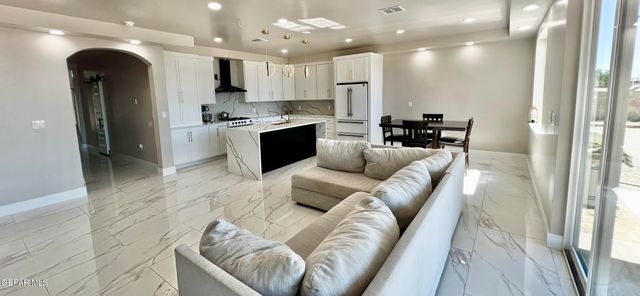 15048 RANCHO DEL SUR Drive, El Paso, TX 79938