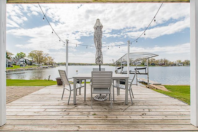 1210 N Eagle Lake Drive, Kalamazoo, MI 49009