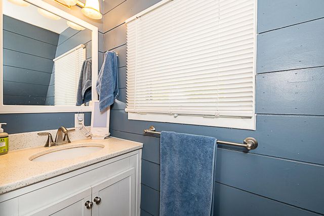 1210 N Eagle Lake Drive, Kalamazoo, MI 49009