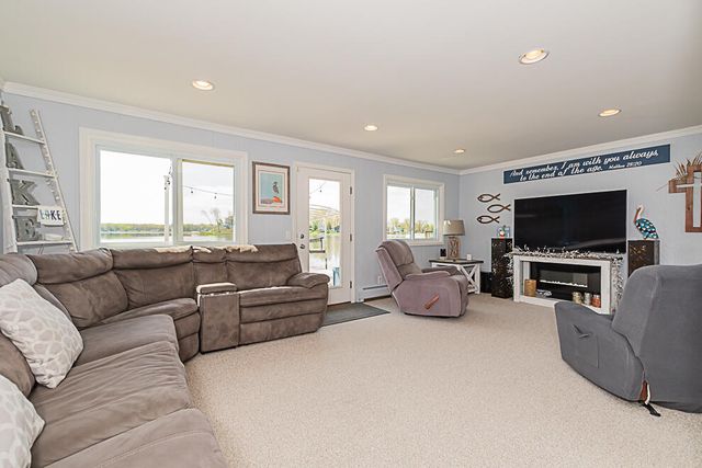 1210 N Eagle Lake Drive, Kalamazoo, MI 49009