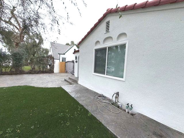1207 S Van Ness, Santa Ana, CA 92707