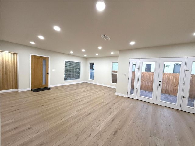 1207 S Van Ness, Santa Ana, CA 92707