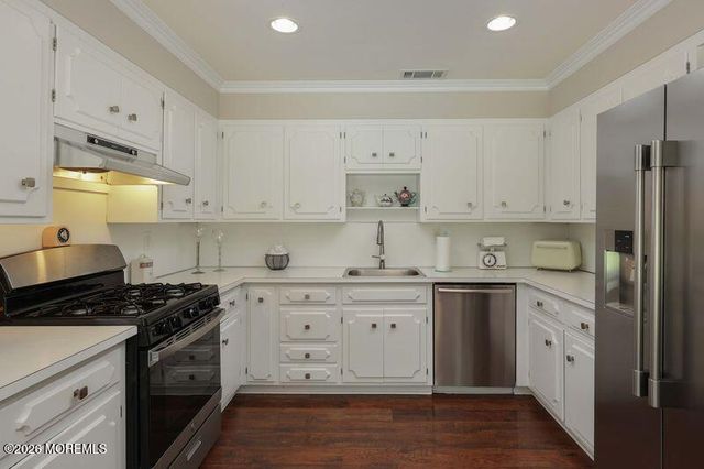 220 Dwight Road, Middletown, NJ 07748