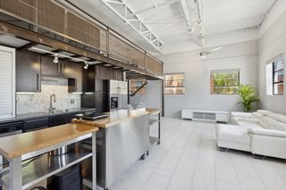 215 N Walton Street 2, Dallas, TX 75226