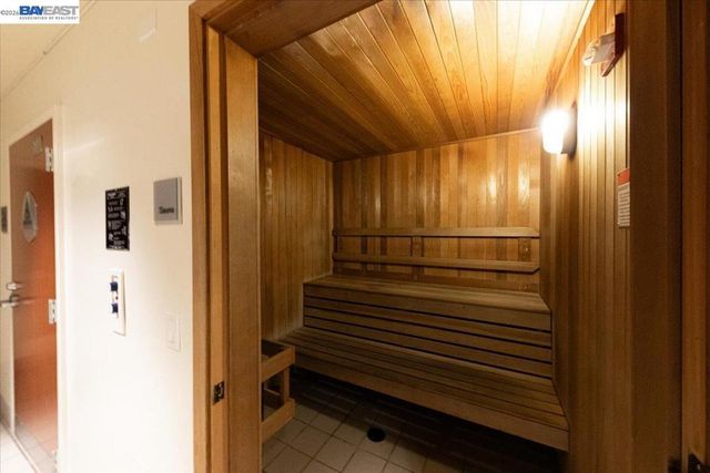 809 809 Clay St, Oakland, CA 94607