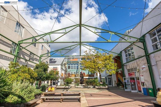 809 809 Clay St, Oakland, CA 94607