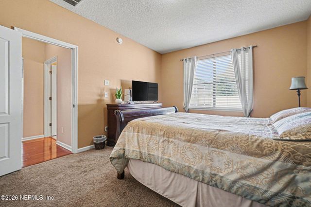 4023 SHERMAN HILLS Parkway W, Jacksonville, FL 32210