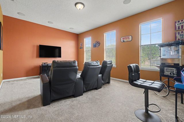 4023 SHERMAN HILLS Parkway W, Jacksonville, FL 32210