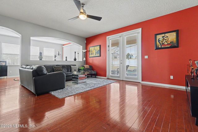 4023 SHERMAN HILLS Parkway W, Jacksonville, FL 32210