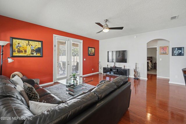 4023 SHERMAN HILLS Parkway W, Jacksonville, FL 32210