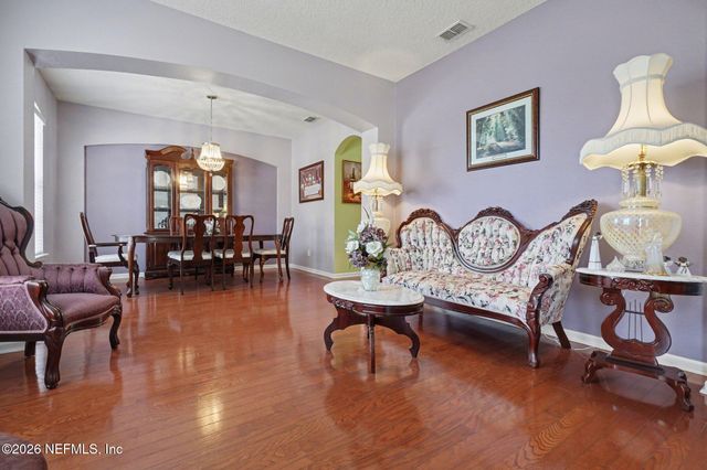 4023 SHERMAN HILLS Parkway W, Jacksonville, FL 32210