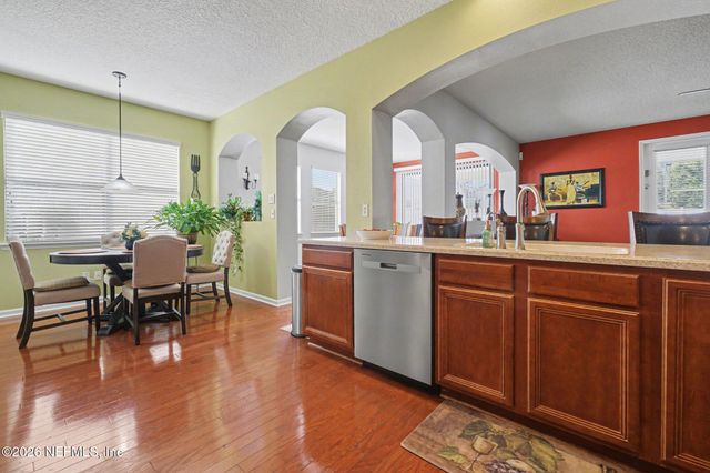 4023 SHERMAN HILLS Parkway W, Jacksonville, FL 32210