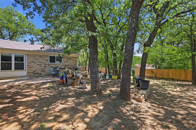 16 Coffee Tavern Road, Bedford, TX 76022
