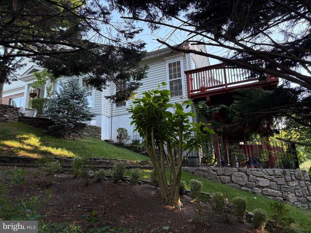 12232 FARMBERRY CT, Woodbridge, VA 22192