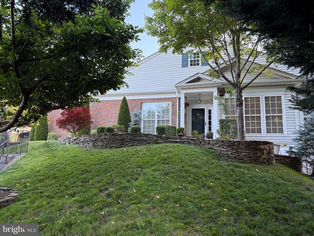 12232 FARMBERRY CT, Woodbridge, VA 22192