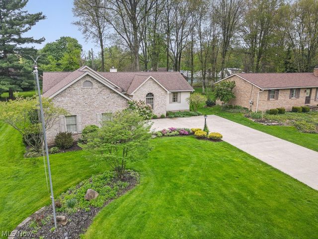 392 Maplewood Drive, Alliance, OH 44601