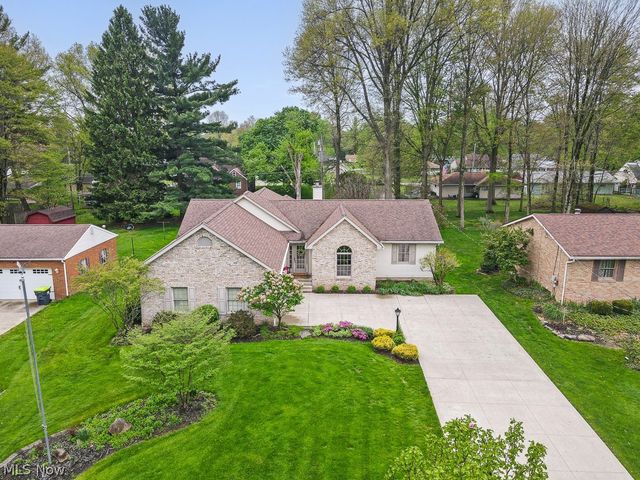 392 Maplewood Drive, Alliance, OH 44601
