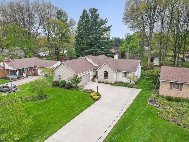 392 Maplewood Drive, Alliance, OH 44601