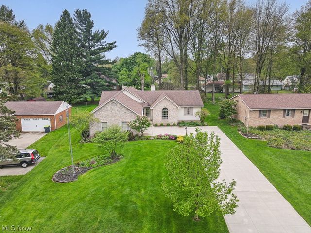 392 Maplewood Drive, Alliance, OH 44601