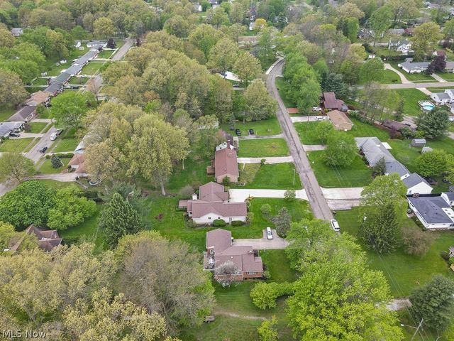 392 Maplewood Drive, Alliance, OH 44601