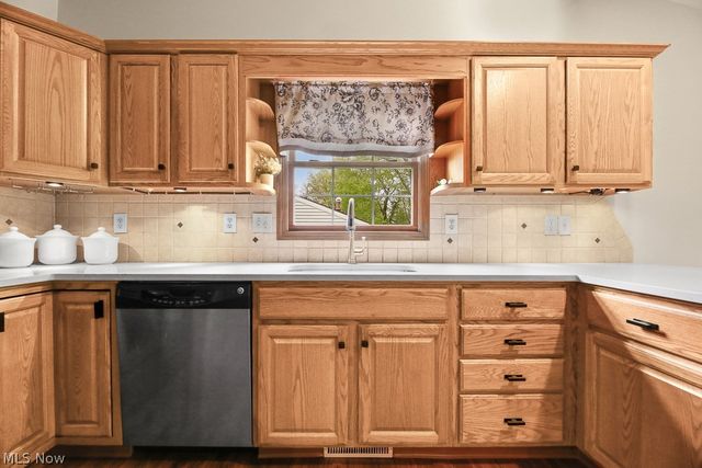 392 Maplewood Drive, Alliance, OH 44601