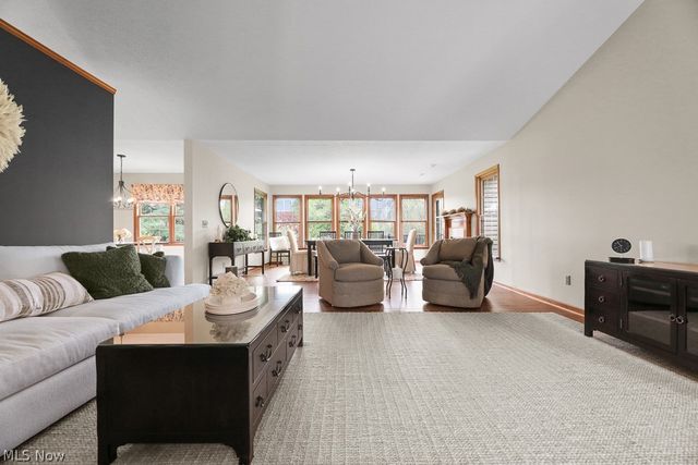 392 Maplewood Drive, Alliance, OH 44601
