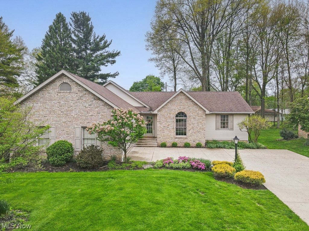 392 Maplewood Drive, Alliance, OH 44601