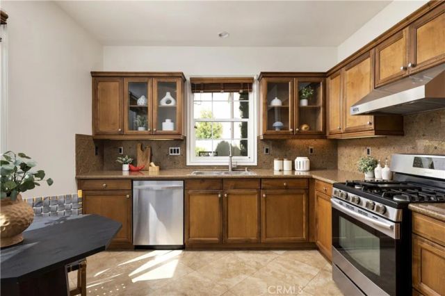 51 Bower Tree, Irvine, CA 92603