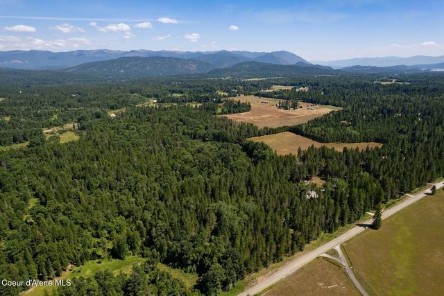 1521 Selkirk Rd, Sandpoint, ID 83864