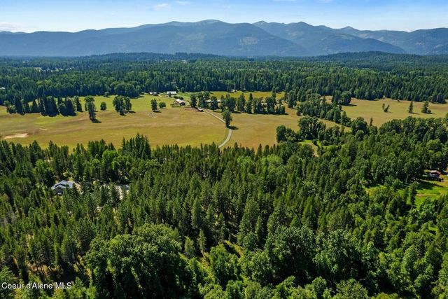 1521 Selkirk Rd, Sandpoint, ID 83864