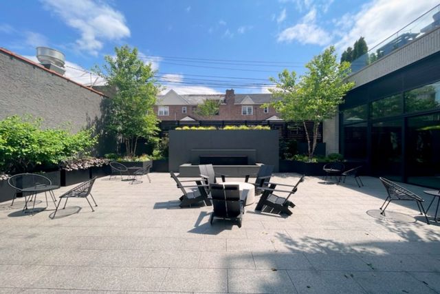 2121 31st St Apt 3H, New York City, NY 11105