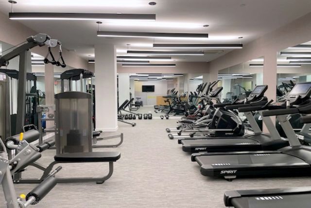 2121 31st St Apt 3H, New York City, NY 11105