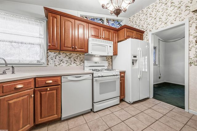 21301 Briarcliff Street, St Clair Shores, MI 48082