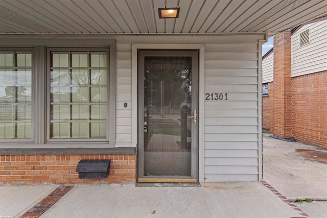 21301 Briarcliff Street, St Clair Shores, MI 48082