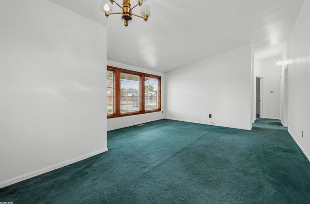 21301 Briarcliff Street, St Clair Shores, MI 48082